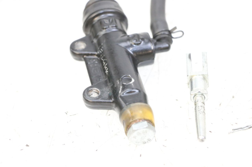 photo de MAITRE CYLINDRE ARRIERE HUSQVARNA SVARTPILEN 401 (2018 - 2023) - Gros plan technique