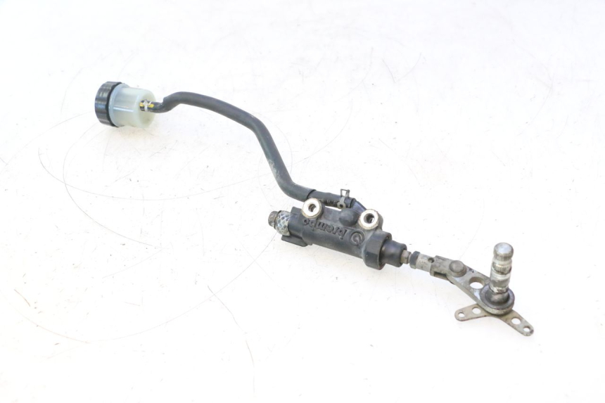 photo de MAITRE CYLINDRE ARRIERE YAMAHA TDM ABS 900 (2002 - 2014) - Gros plan technique