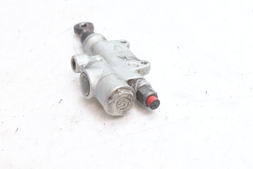 photo de MAITRE CYLINDRE ARRIERE HUSABERG TE 250 (2011 - 2014) - Points de fixation