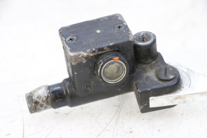 photo de MAITRE CYLINDRE ARRIERE PIAGGIO VESPA GTS SUPER IE 125 (2009 - 2016) - Gros plan technique