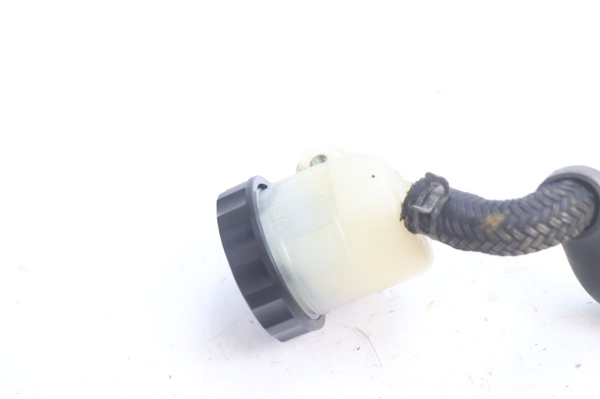 photo de MAITRE CYLINDRE ARRIERE HONDA VFR FI RC46 800 (1998 - 2001) - Vue d’ensemble