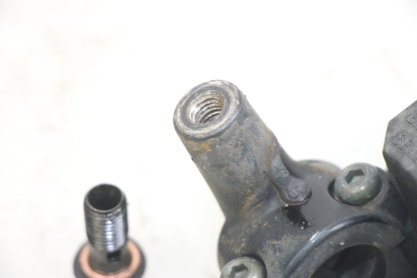 photo de MAITRE CYLINDRE FREIN ARRIERE YAMAHA X-MAX XMAX 250 (2006 - 2009) - Zoom état d’usage