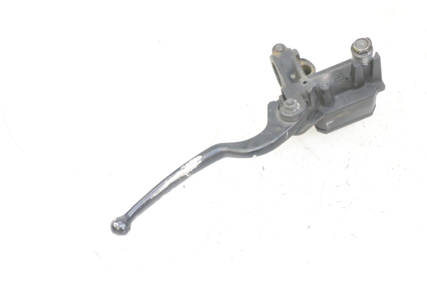 photo de MAITRE CYLINDRE FREIN ARRIERE YAMAHA XMAX X-MAX 125 (2006 - 2009) - Gros plan technique