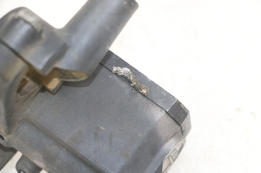 photo de MAITRE CYLINDRE FREIN ARRIERE YAMAHA XMAX X-MAX 125 (2006 - 2009) - Points de fixation