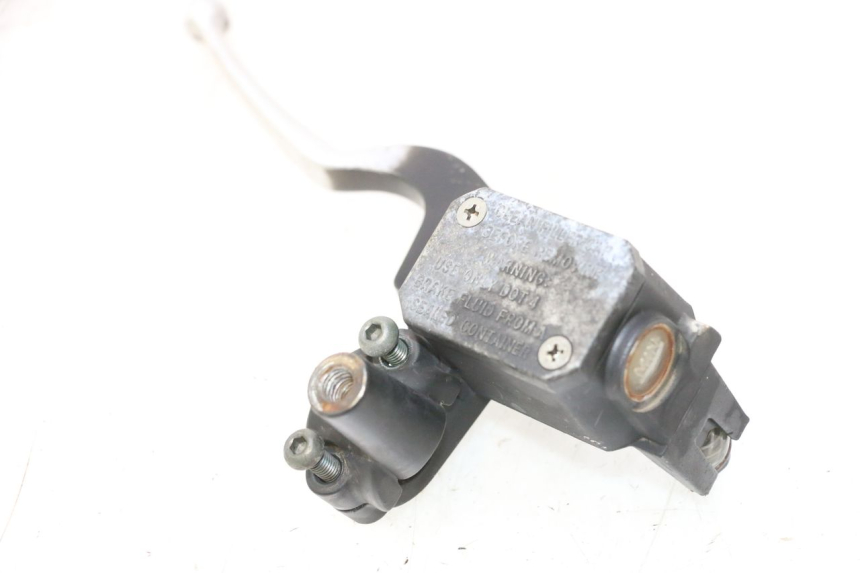 photo de MAITRE CYLINDRE FREIN ARRIERE YAMAHA XMAX X-MAX 125 (2006 - 2009) - Détails caractéristiques
