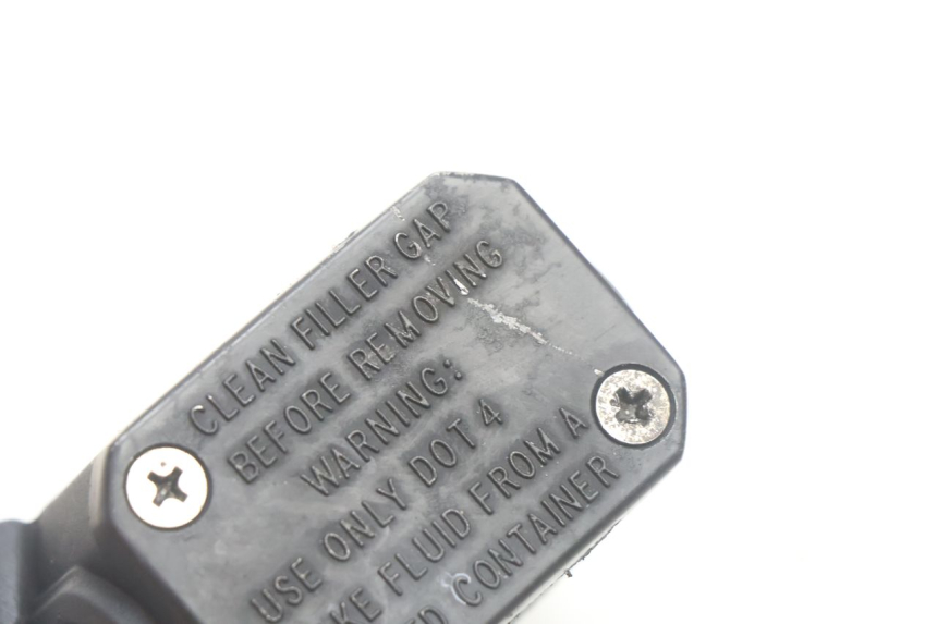 photo de MAITRE CYLINDRE FREIN ARRIERE YAMAHA X-MAX XMAX 125 (2010 - 2013) - Zoom état d’usage