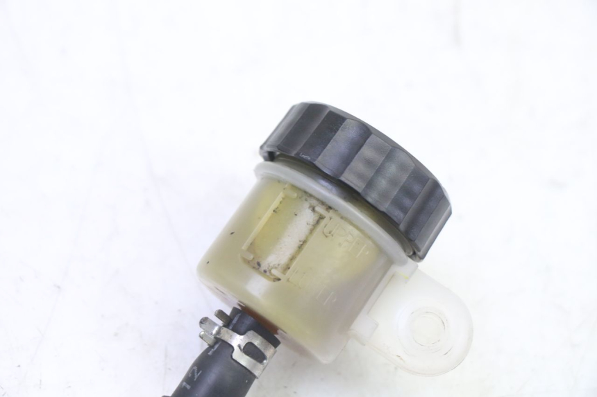 photo de MAITRE CYLINDRE ARRIERE YAMAHA XJ6 ABS 600 (2008 - 2016) - Zoom état d’usage