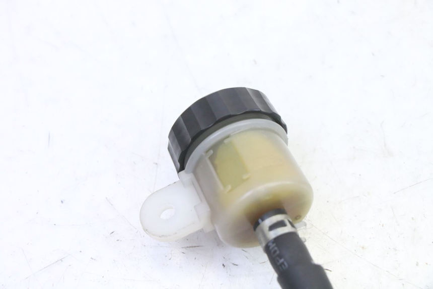 photo de MAITRE CYLINDRE ARRIERE YAMAHA XJ6 ABS 600 (2008 - 2016) - Vue d’ensemble