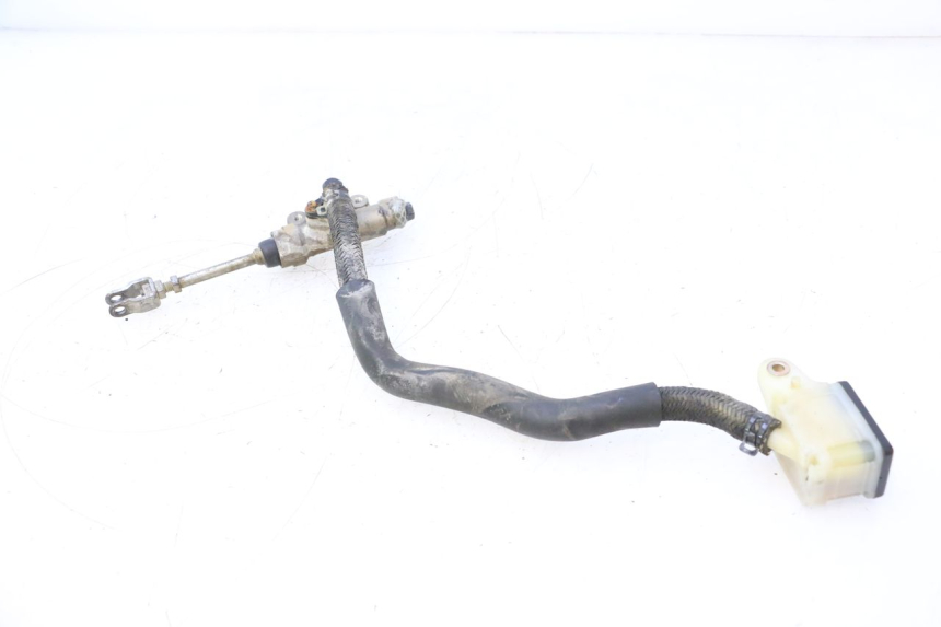 photo de MAITRE CYLINDRE ARRIERE HONDA XRV AFRICA TWIN 750 (1990 - 1992) - Gros plan technique