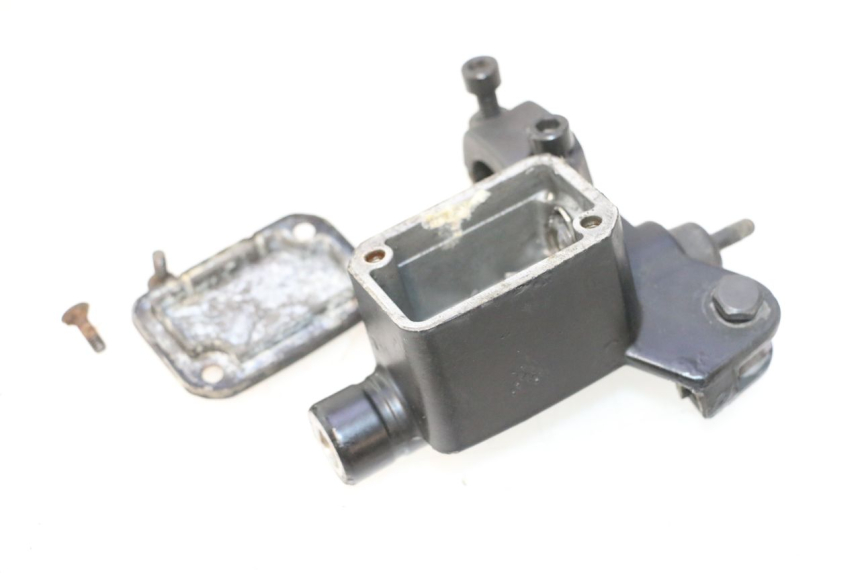 photo de MAITRE CYLINDRE ARRIERE YAMAHA YP MAJESTY 125 (2007 - 2010) - Vue principale