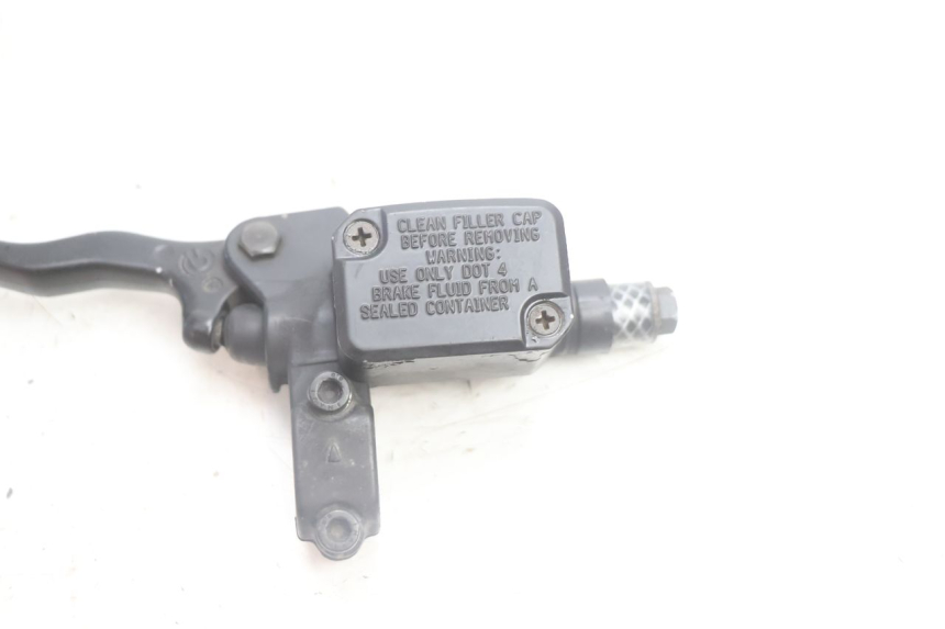 photo de MAITRE CYLINDRE FREIN ARRIERE YAMAHA YP MAJESTY 125 (2002 - 2006) - Zoom état d’usage