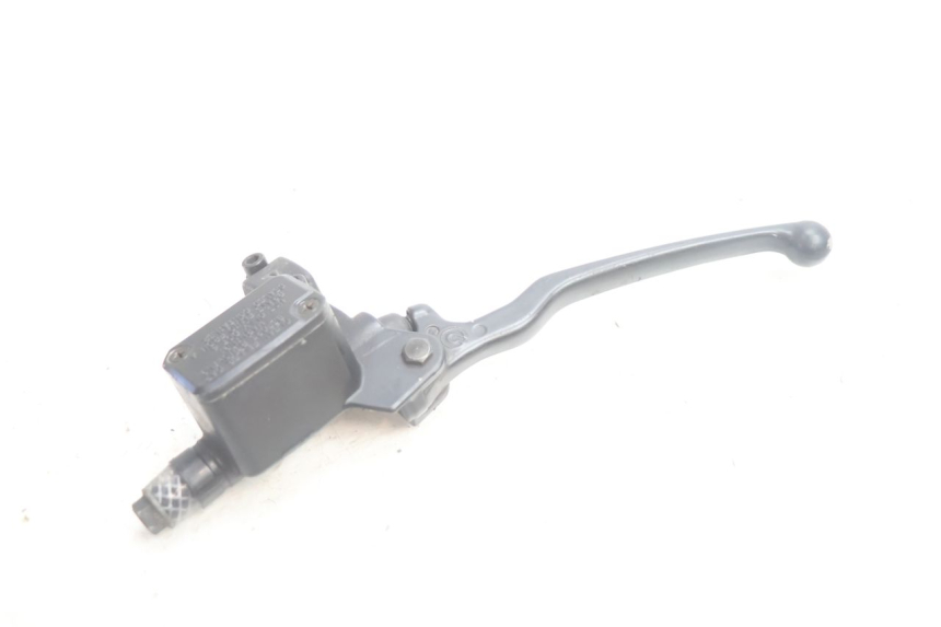 photo de MAITRE CYLINDRE FREIN ARRIERE YAMAHA YP MAJESTY 125 (2002 - 2006) - Autre angle de vue