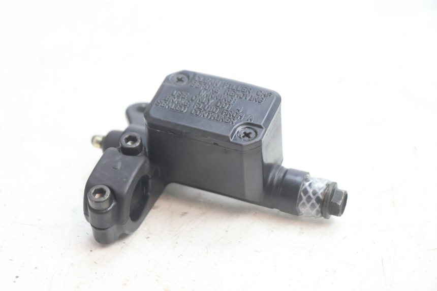 photo de MAITRE CYLINDRE FREIN ARRIERE YAMAHA YP MAJESTY 125 (2002 - 2006) - Zoom état d’usage