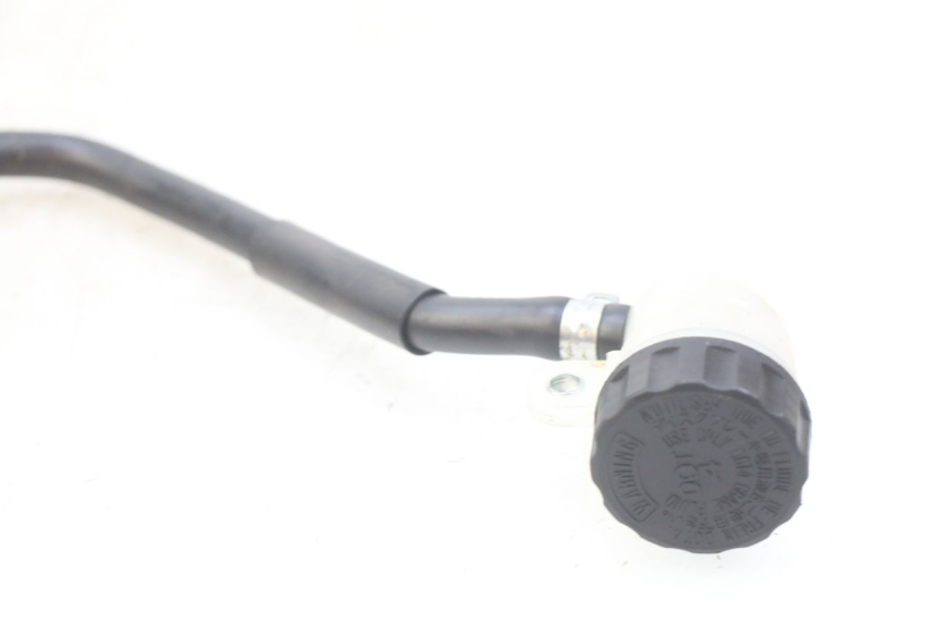 photo de MAITRE CYLINDRE FREIN ARRIERE YAMAHA YZ 85 (2019 - 2021) - Gros plan technique