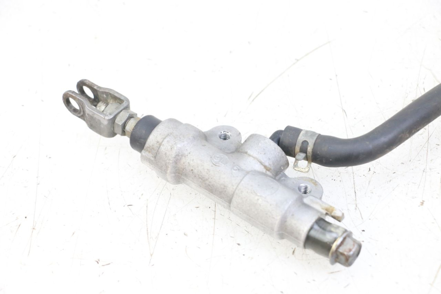 photo de MAITRE CYLINDRE FREIN ARRIERE YAMAHA YZ 85 (2002 - 2018) - Gros plan technique