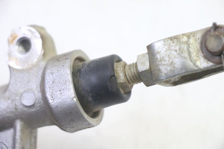 photo de MAITRE CYLINDRE ARRIERE YAMAHA YZ 85 (2022 - 2025) - Vue d’ensemble