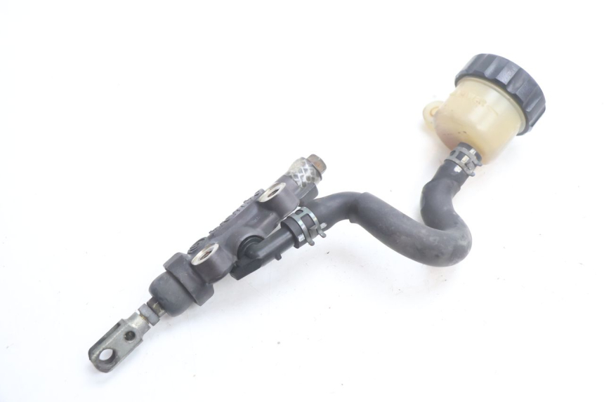 photo de MAITRE CYLINDRE ARRIERE YAMAHA YZF R GENESIS 750 (1993 - 1998) - Autre angle de vue