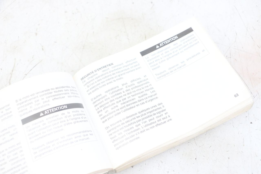 photo de MANUEL UTILISATEUR HONDA CBF 500 (2004 - 2007) - Gros plan technique