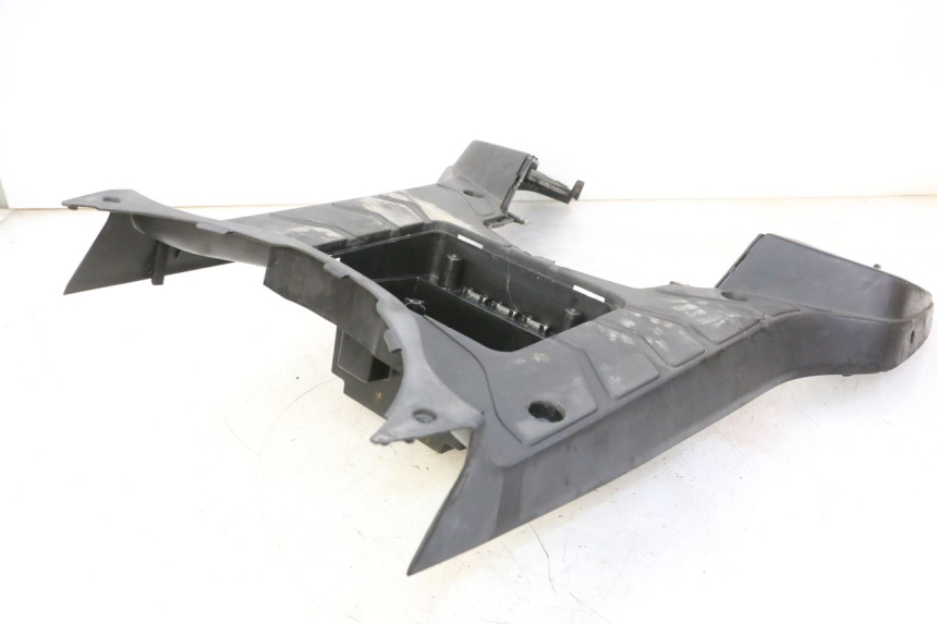 photo de MARCHE PIED KYMCO AGILITY NAKED RENOUVO 2T 50 (2011 - 2018) - Zoom composants