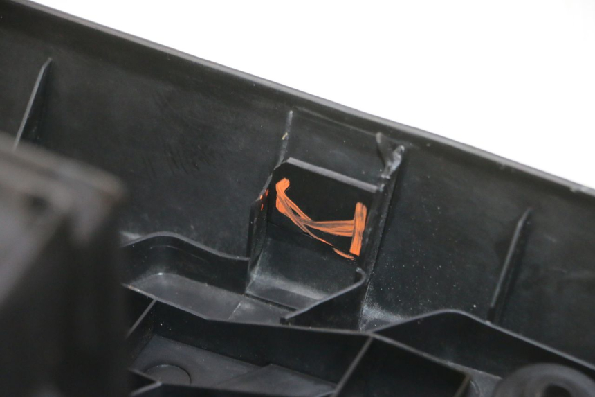 photo de MARCHE PIED KYMCO AGILITY NAKED RENOUVO 2T 50 (2011 - 2018) - Points de fixation