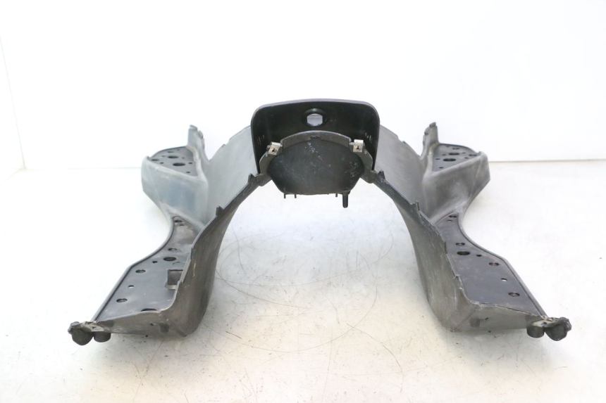 photo de MARCHE PIED APRILIA ATLANTIC S 125 (2010 - 2013) - Focus structure