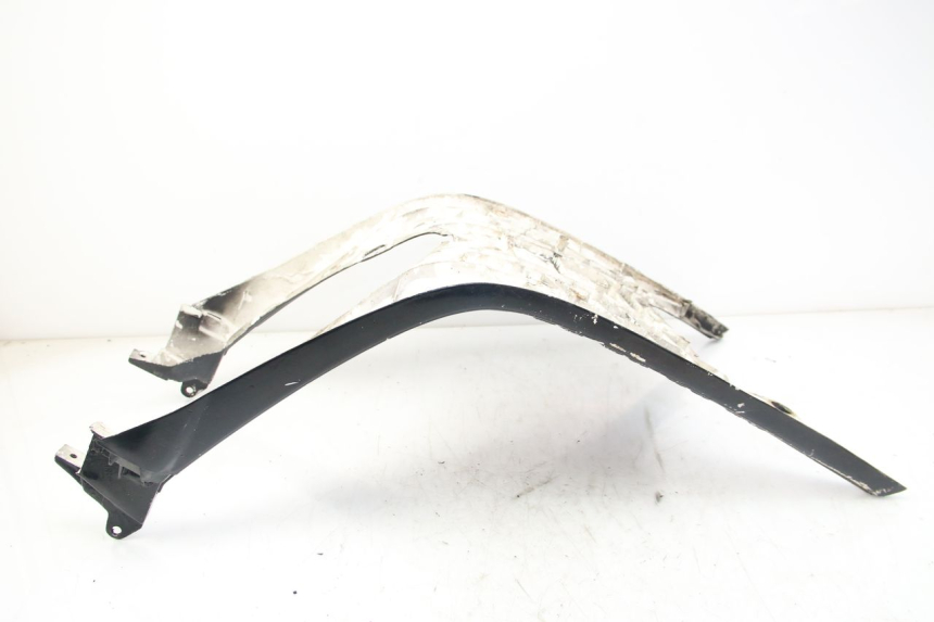 photo de MARCHE PIED MBK BOOSTER SPIRIT 50 (1999 - 2003) - Gros plan technique