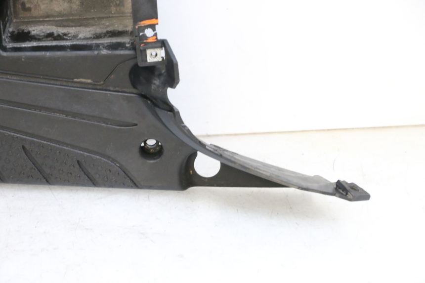 photo de MARCHE PIED MBK BOOSTER SPIRIT 50 (2004 - 2017) - Détail de la pièce