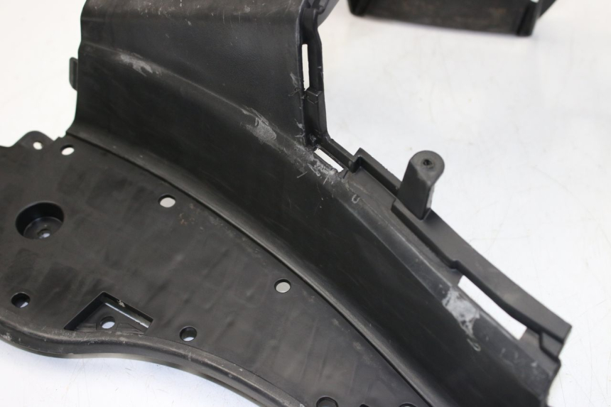 photo de MARCHE PIED SUZUKI BURGMAN 125 (2007 - 2014) - Autre angle de vue