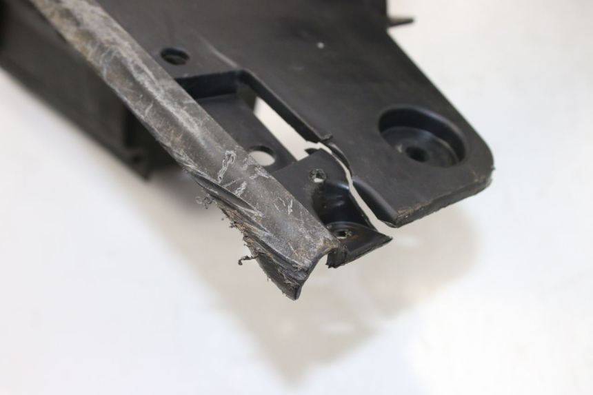 photo de MARCHE PIED SUZUKI BURGMAN 125 (2007 - 2014) - Vue d’ensemble