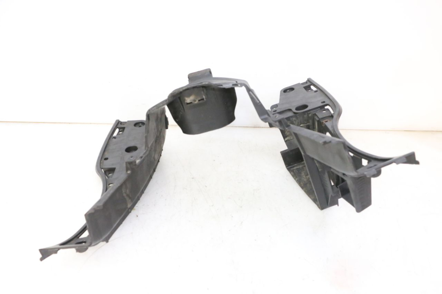 photo de MARCHE PIED SUZUKI BURGMAN 125 (2007 - 2014) - Gros plan technique