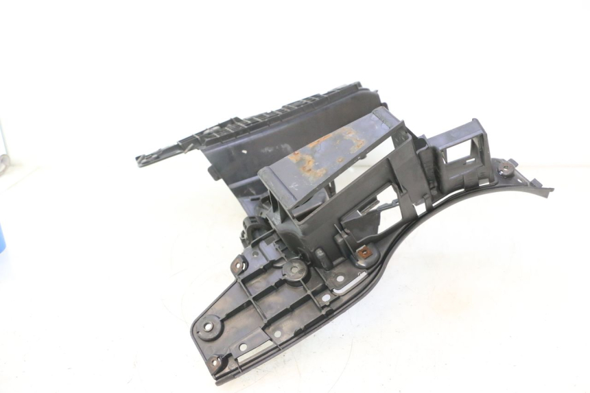 photo de MARCHE PIED SUZUKI BURGMAN 125 (2007 - 2014) - Autre angle de vue