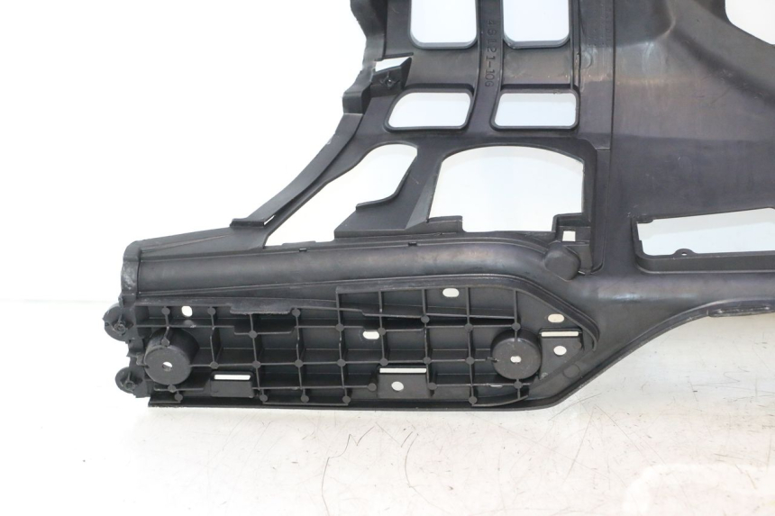 photo de MARCHE PIED SUZUKI BURGMAN EXECUTIVE ABS 650 (2006 - 2012) - Zoom composants