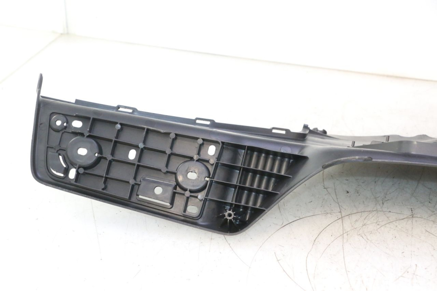 photo de MARCHE PIED SUZUKI BURGMAN EXECUTIVE ABS 650 (2006 - 2012) - Aperçu profil