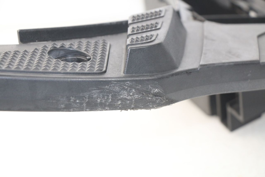 photo de MARCHE PIED YAMAHA BW'S BWS 125 (2010 - 2013) - Zoom état d’usage