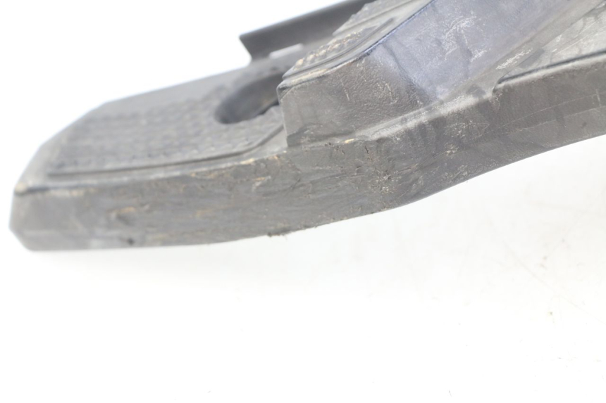 photo de MARCHE PIED YAMAHA BW'S BWS 125 (2010 - 2013) - Détail de la pièce