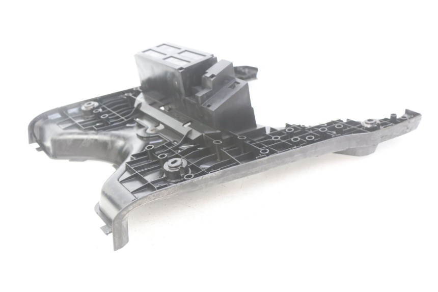 photo de MARCHE PIED YAMAHA BW'S BWS 125 (2010 - 2013) - Points de fixation