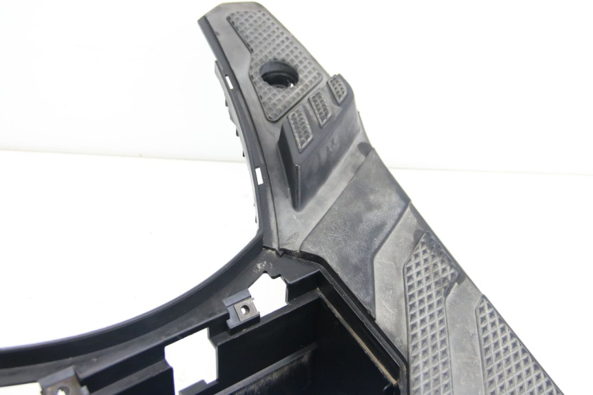 photo de MARCHE PIED YAMAHA BW'S BWS 125 (2010 - 2013) - Gros plan technique