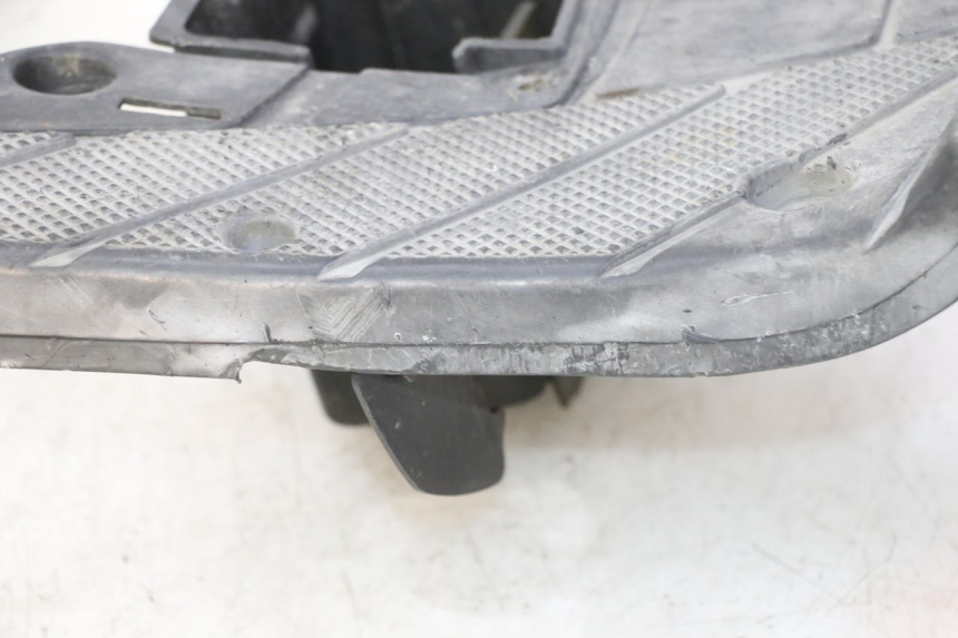 photo de MARCHE PIED YAMAHA BW'S 100 (1999 - 2002) - Marquages et références