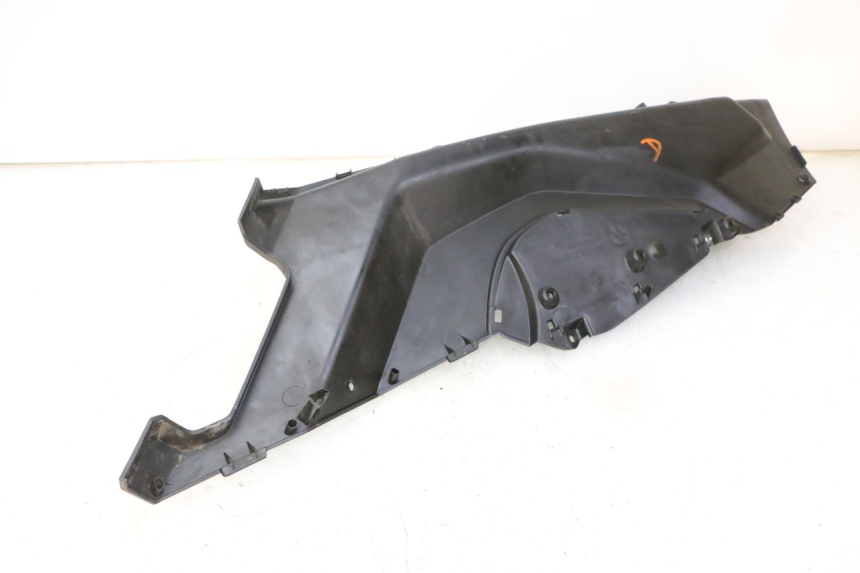 photo de MARCHE PIED DROIT QUADRO 4 4D 350 (2015 - 2018) - Autre angle de vue