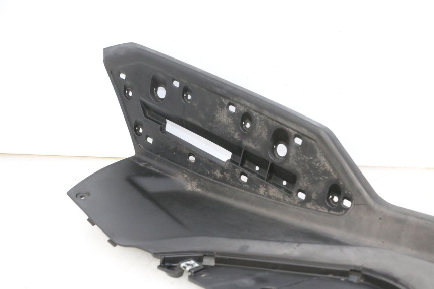 photo de MARCHE PIED DROIT QUADRO 4 4D 350 (2015 - 2018) - Points de fixation