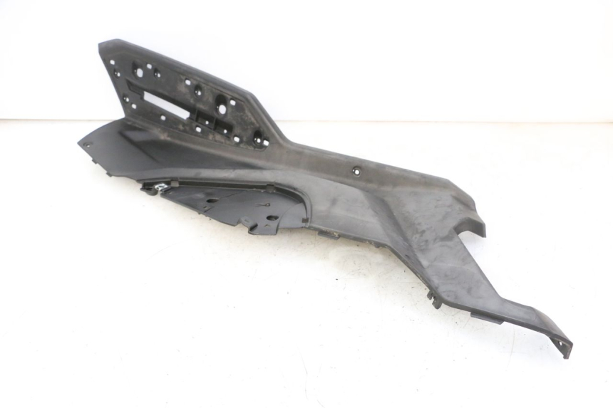 photo de MARCHE PIED DROIT QUADRO 4 4D 350 (2015 - 2018) - État de surface