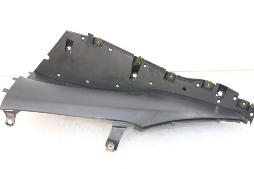 photo de MARCHE PIED DROIT BMW C1 125 (2000 - 2003) - Points de fixation