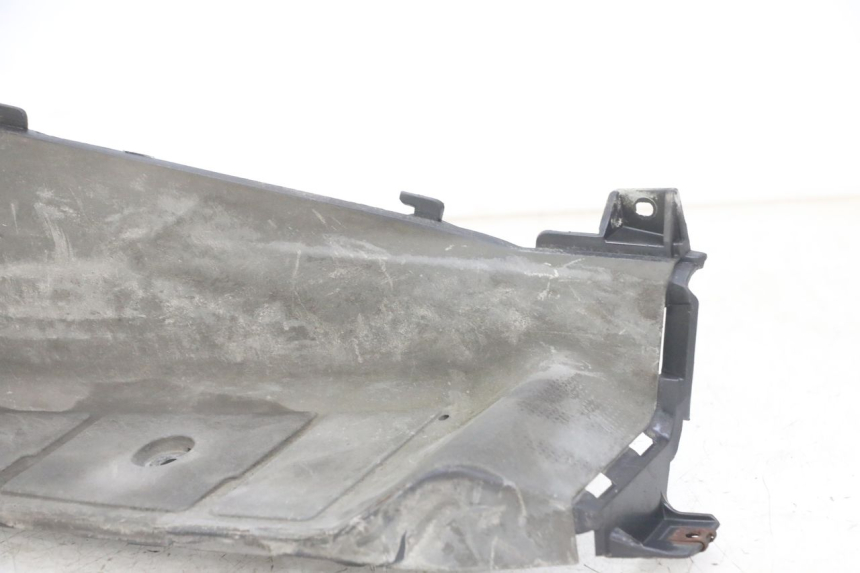 photo de MARCHE PIED DROIT SUZUKI BURGMAN 125 (2007 - 2014) - Vue d’ensemble