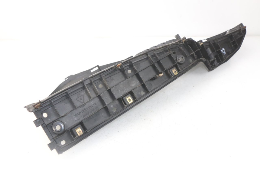 photo de MARCHE PIED DROIT KYMCO DINK STREET 125 (2009 - 2014) - Vue d’ensemble