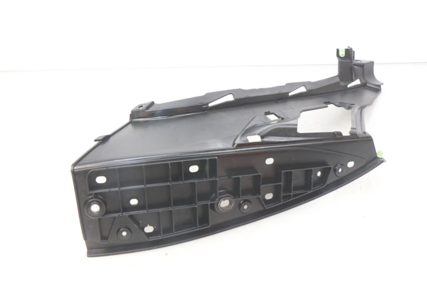 photo de MARCHE PIED DROIT PEUGEOT GEOPOLIS 400 (2007 - 2013) - Zoom état d’usage