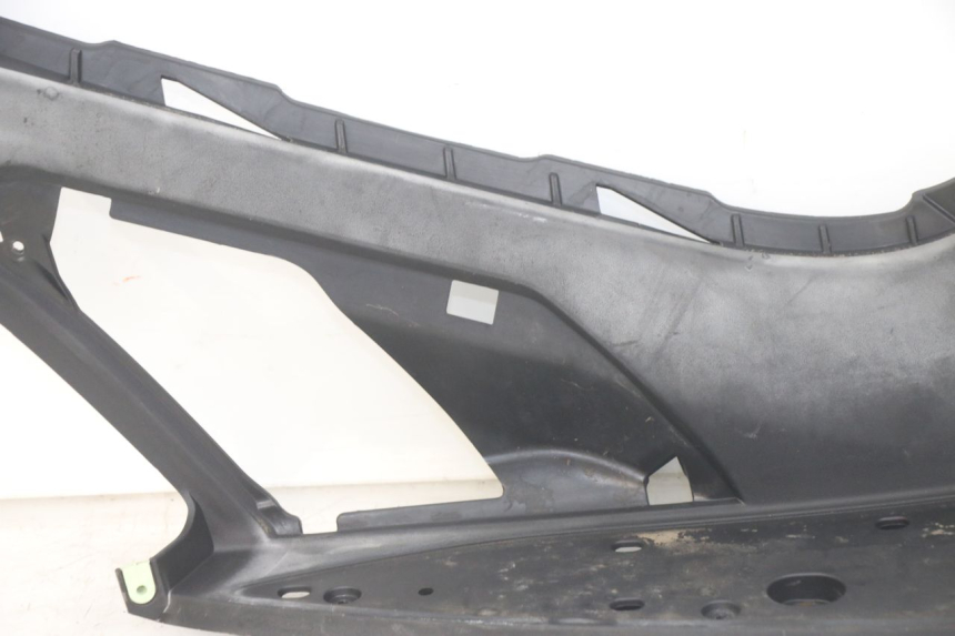 photo de MARCHE PIED DROIT PEUGEOT GEOPOLIS RS 125 (2007 - 2009) - Points de fixation