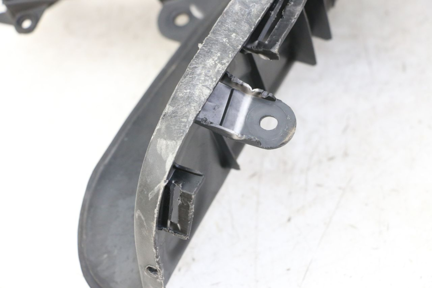 photo de MARCHE PIED DROIT KYMCO GRAND DINK 125 (2008 - 2014) - Points de fixation