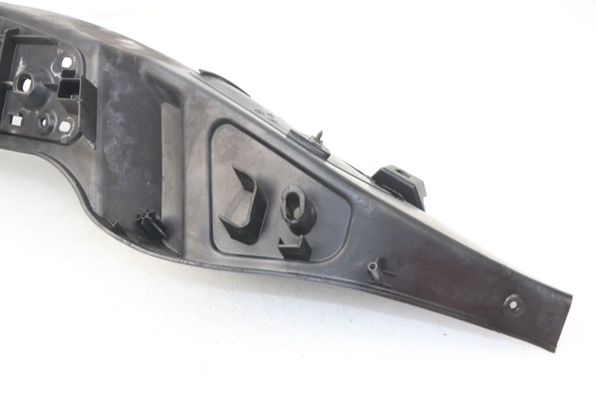 photo de MARCHE PIED DROIT PIAGGIO MP3 LT 400 (2007 - 2012) - Autre angle de vue