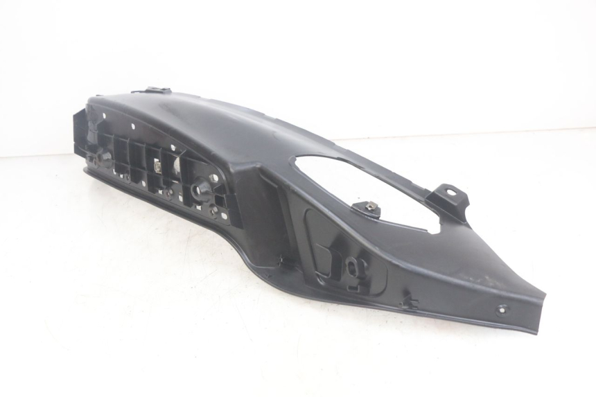 photo de MARCHE PIED DROIT PIAGGIO MP3 LT 400 (2007 - 2012) - Détail de la pièce