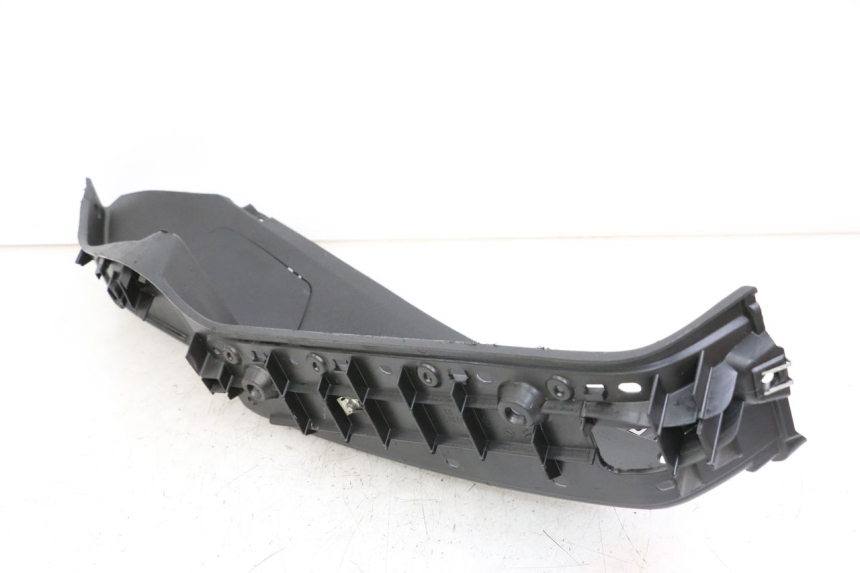 photo de MARCHE PIED DROIT PIAGGIO MP3 LT 400 (2007 - 2012) - Vue d’ensemble